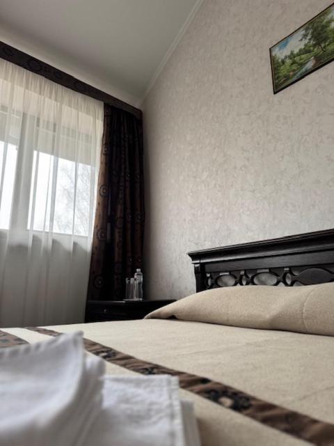 Charivna Taistra Bed & Breakfast Brovary Exterior photo