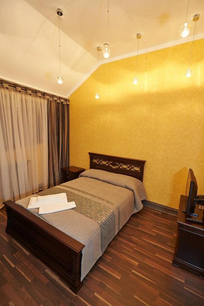 Charivna Taistra Bed & Breakfast Brovary Exterior photo