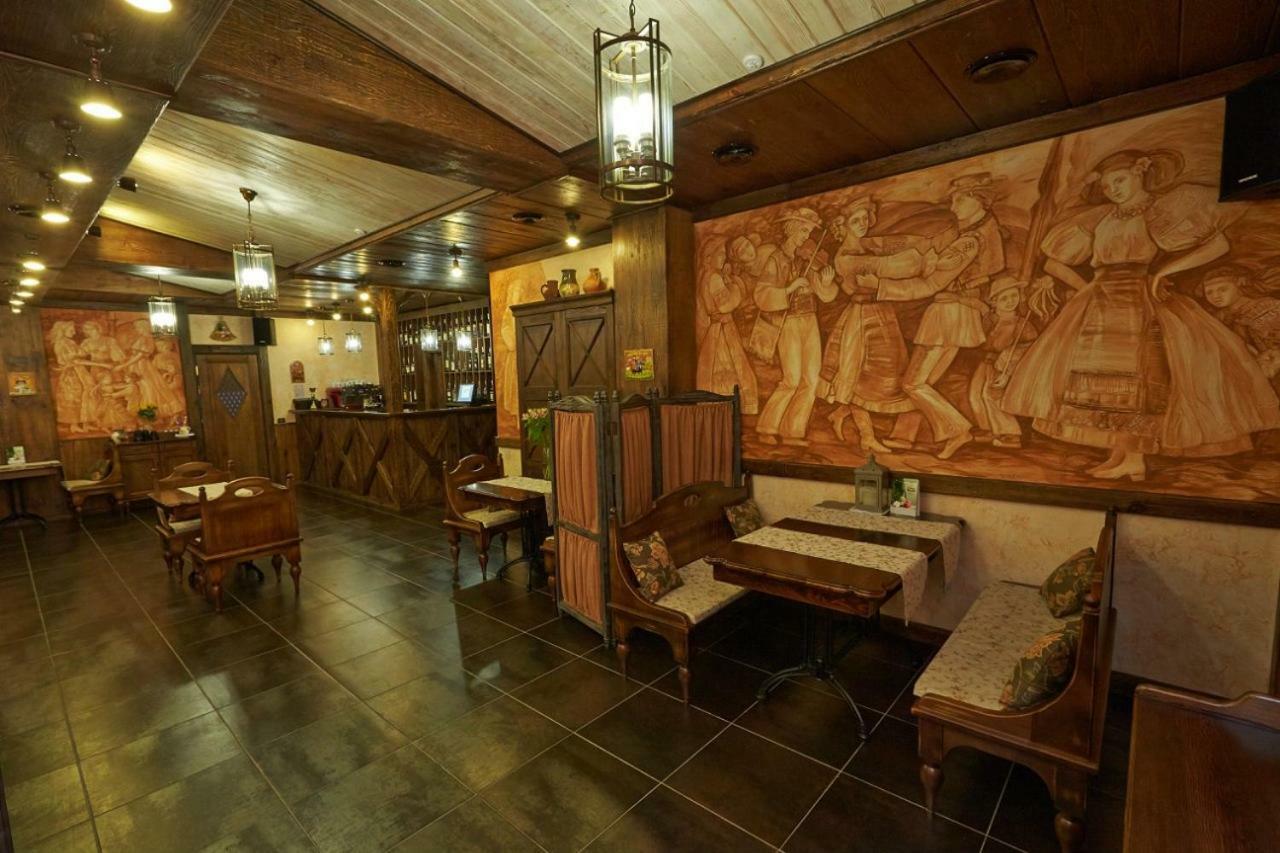 Charivna Taistra Bed & Breakfast Brovary Exterior photo