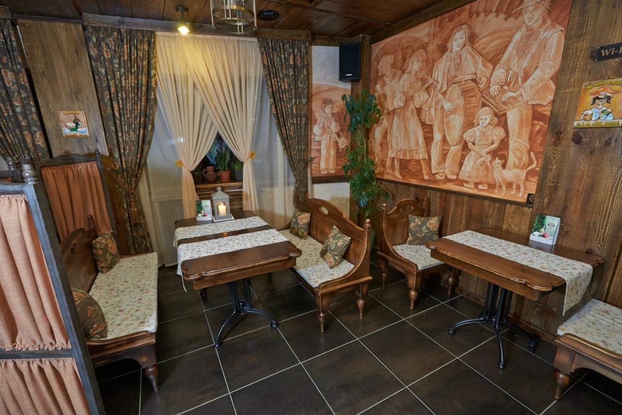 Charivna Taistra Bed & Breakfast Brovary Exterior photo
