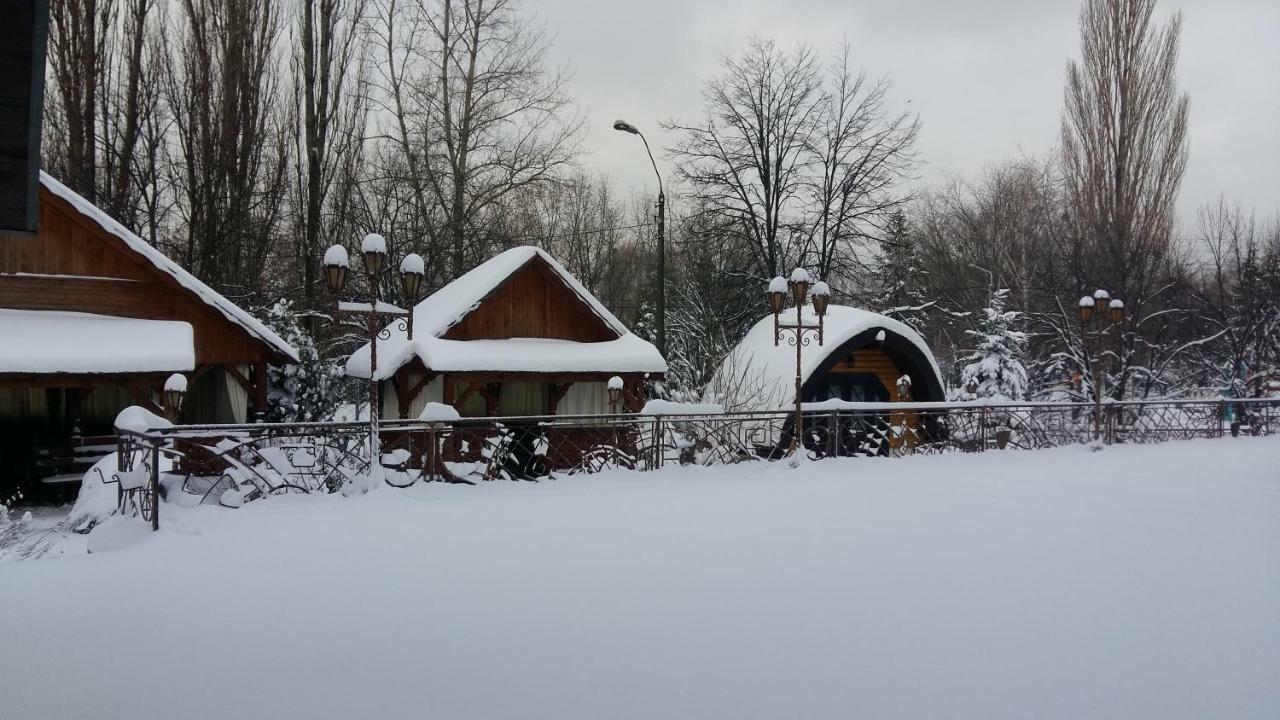 Charivna Taistra Bed & Breakfast Brovary Exterior photo